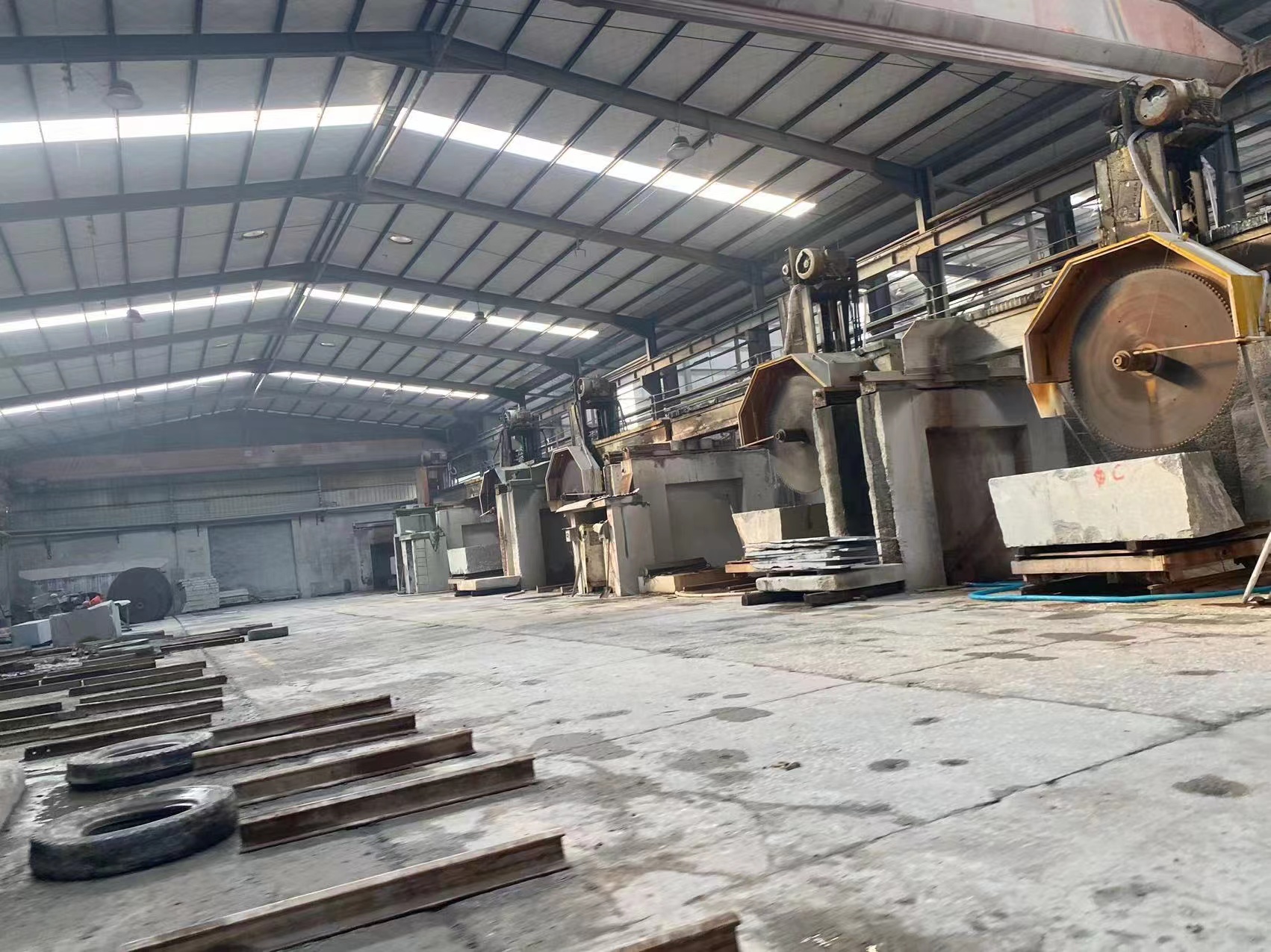 芝麻灰花崗巖廠家？